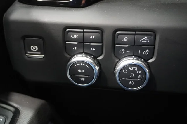 Used 2024 Onyx Black GMC AT4X image 33