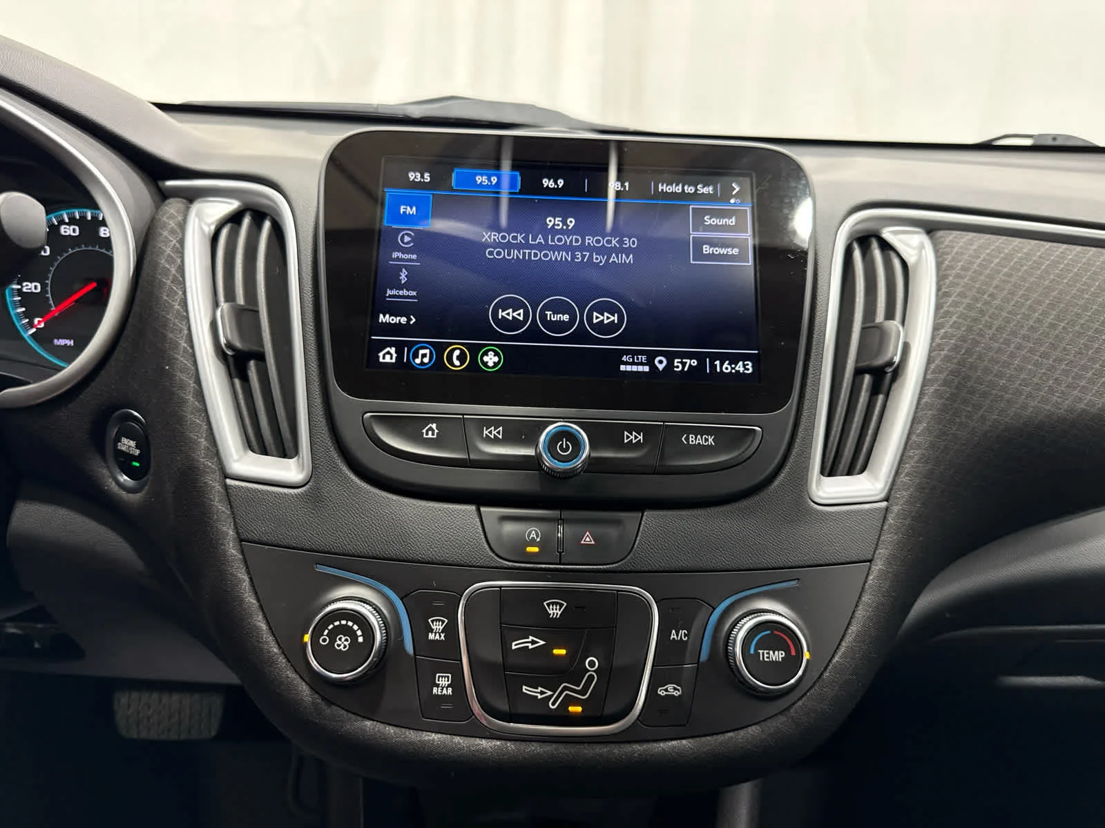 Used 2022 MINERAL GRAY METALLIC Chevrolet LS image 25