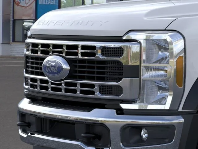 2025 Ford F-550 Super Duty Chassis Cab XL - Photo 17