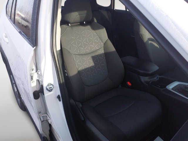 Used 2025 White Toyota XLE image 12