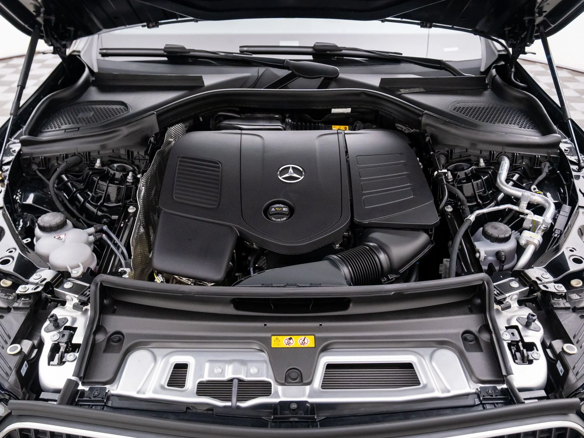 New 2026 Black Mercedes-Benz GLC 300 image 31