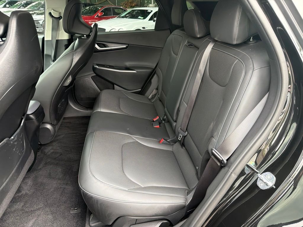 Used 2023 Black Kia Wind image 19