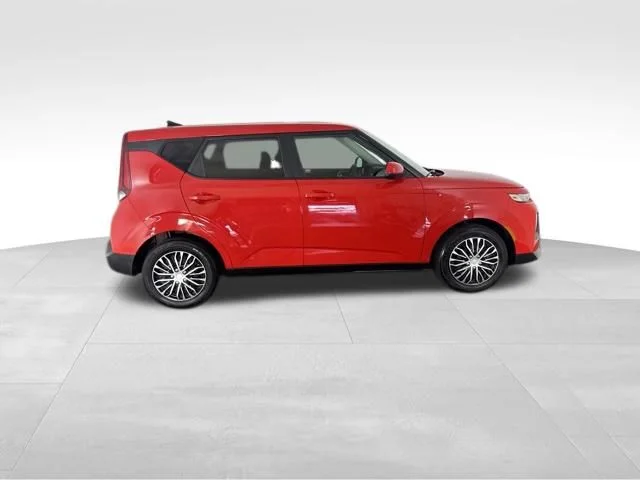 Used 2021 Red Kia LX image 6