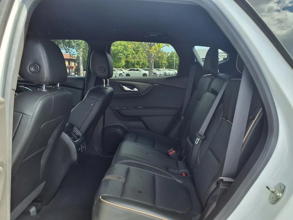 Used 2019 Summit White Chevrolet Premier image 27
