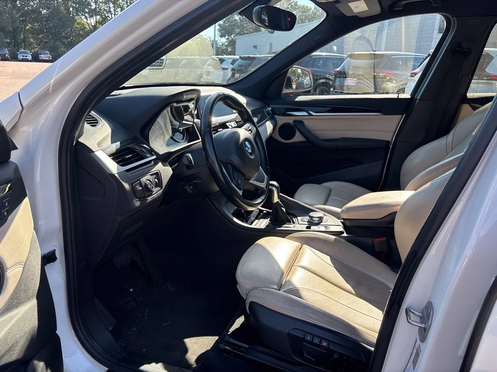 Used 2017 White BMW xDrive28i image 5