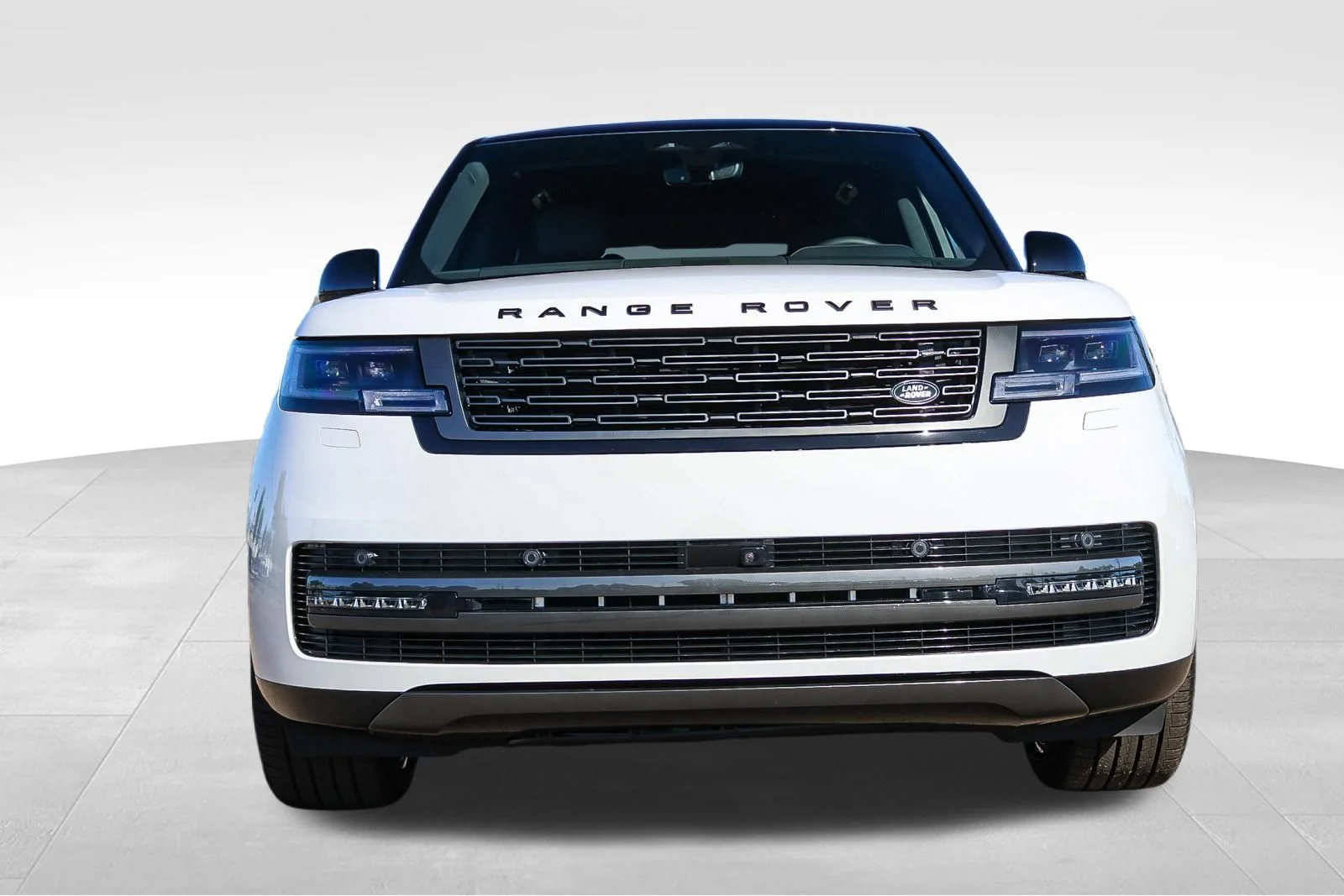 New 2026 Fuji White Land Rover SE image 2