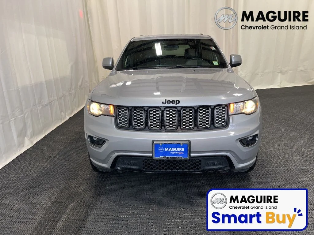 Used 2019 Billet Silver Metallic Clearcoat Jeep Altitude image 37
