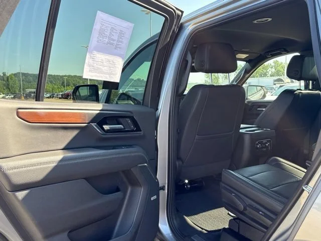 2025 GMC Yukon Denali - Photo 16