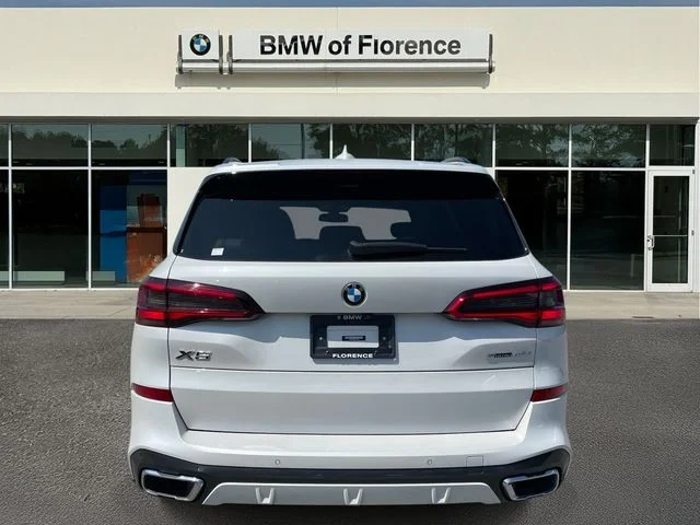 Used 2022 White BMW sDrive40i image 5