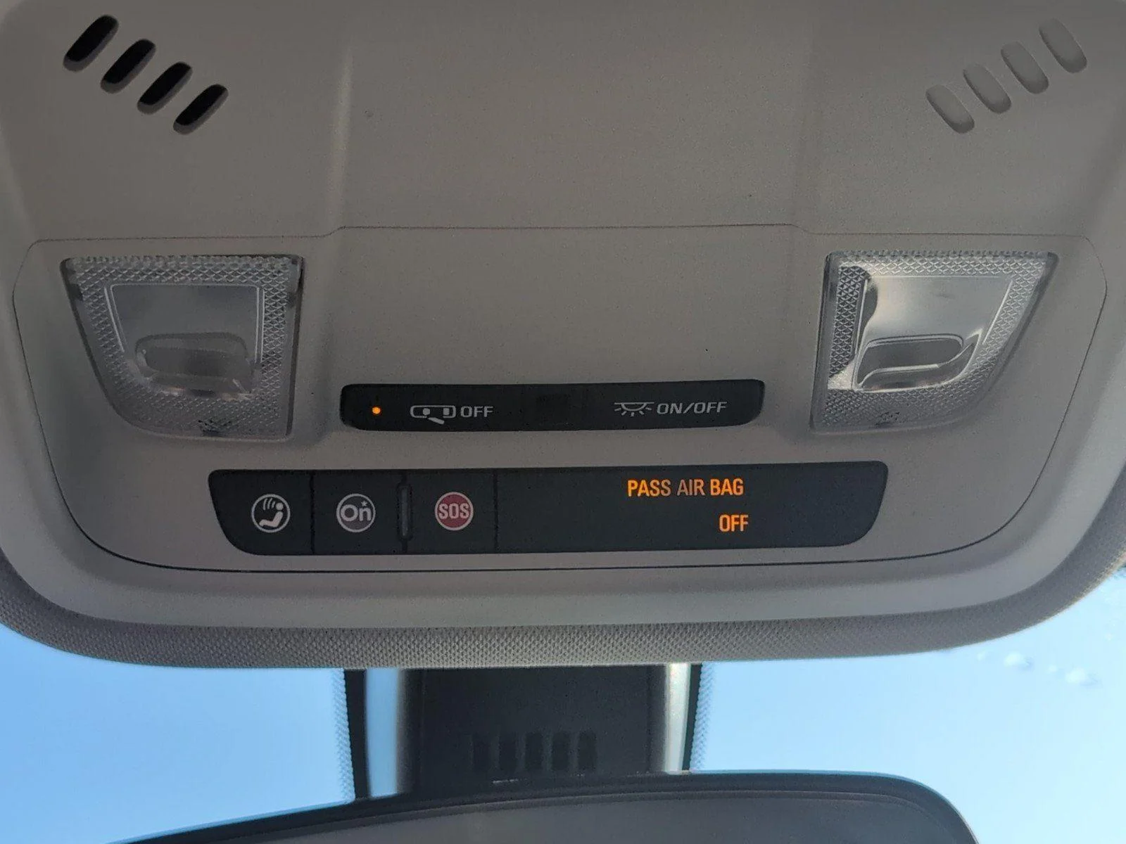 Used 2018 SUMMIT WHITE Chevrolet LT Cloth image 20