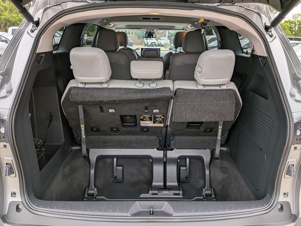 Used 2026  Toyota XLE image 32