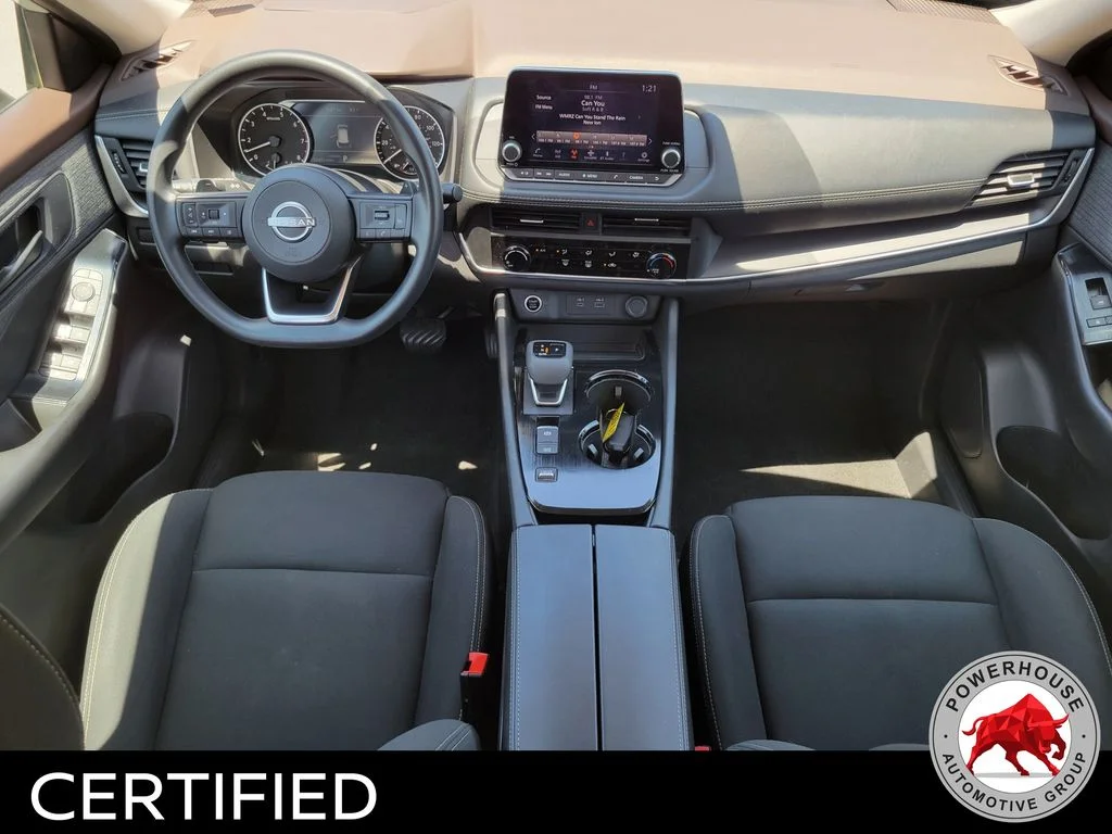 Used 2023 White Nissan S image 17