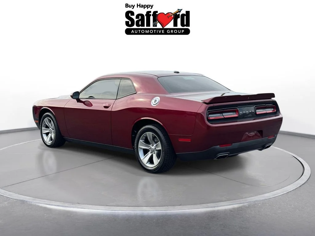Used 2019 Red Dodge SXT image 5