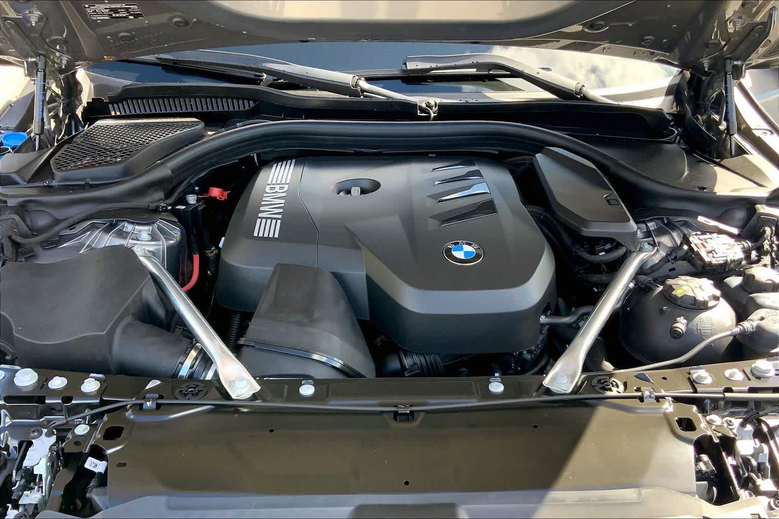 Used 2026 Oxide Grey Metallic BMW 530i image 16