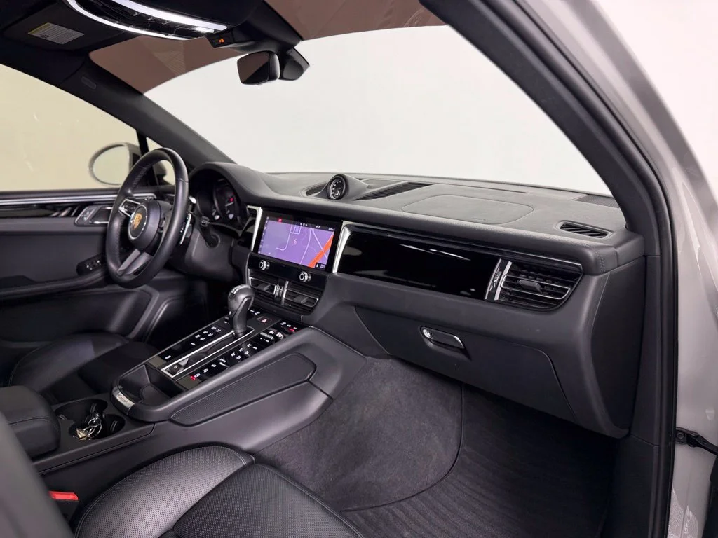 Certified Used 2022  Porsche  image 21