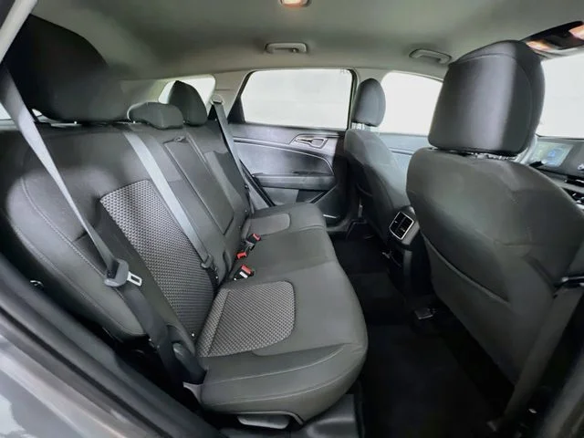 2023 Kia Sportage LX - Photo 37