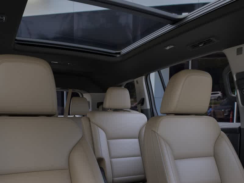 New 2026 Iridescent White Tricoat Buick Preferred image 24