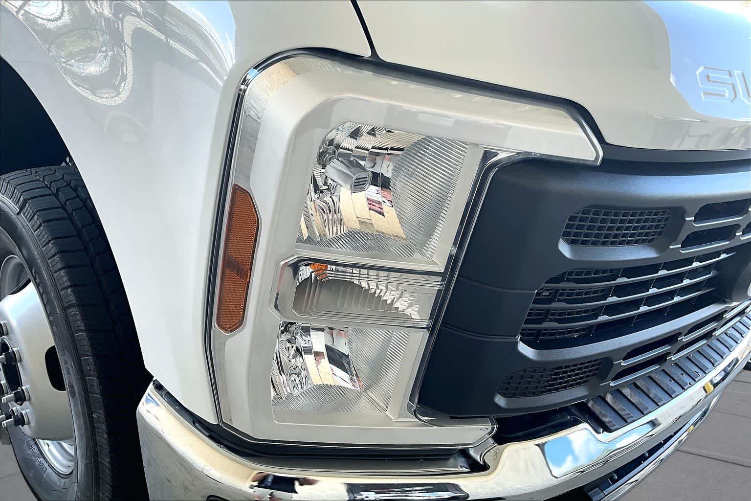 New 2026 Oxford White Ford XL image 13