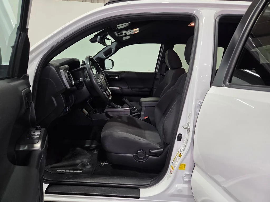 Used 2018 White Toyota TRD Off-Road image 15