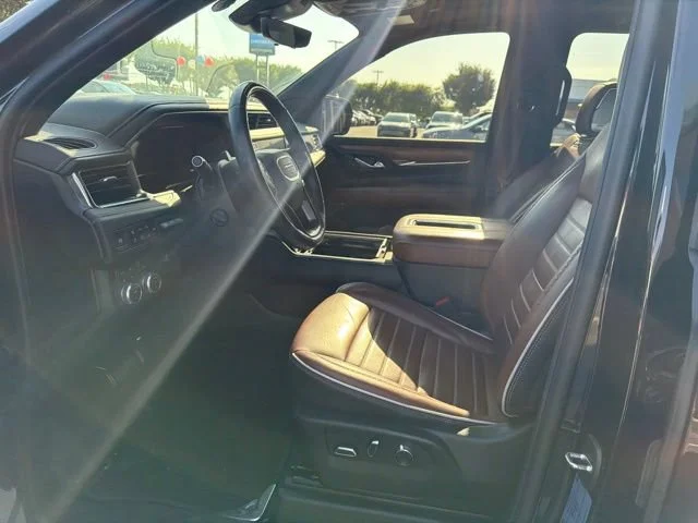 Used 2024 Onyx Black GMC Denali Ultimate image 3