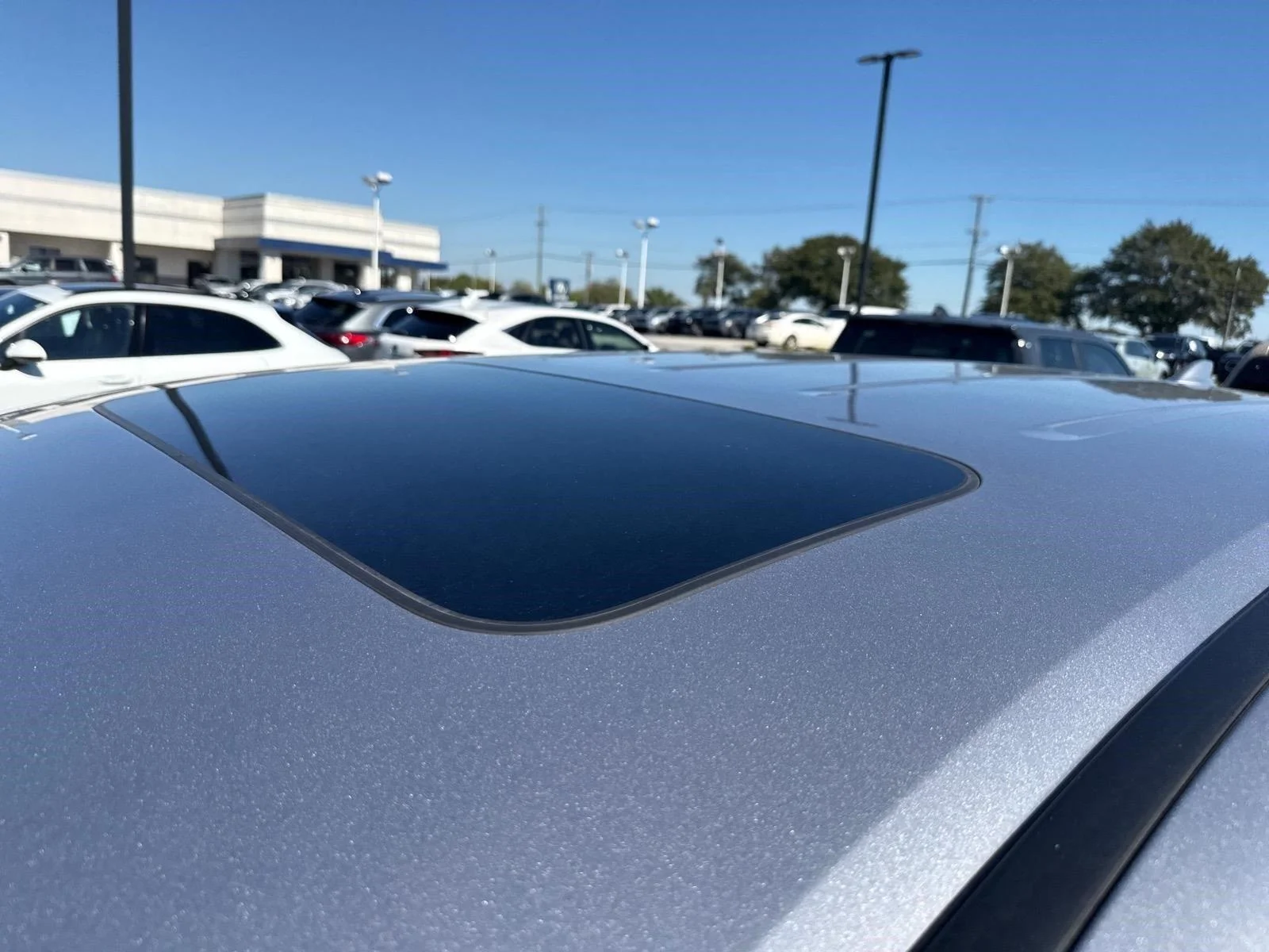 Used 2022 Lunar Silver Metallic Honda EX-L image 4