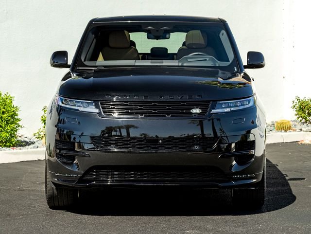 Used 2025 Santorini Black Metallic Land Rover Dynamic SE image 3