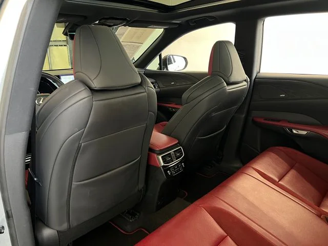 Used 2023 Iridium Lexus 500h F SPORT Performance image 36