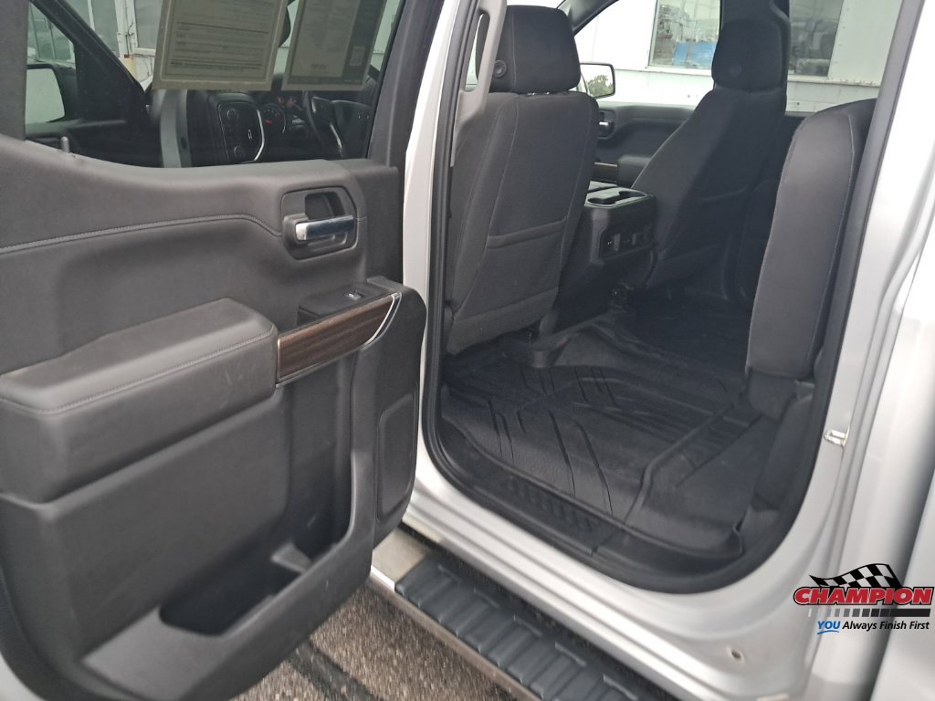 Used 2019 Silver Chevrolet RST image 26