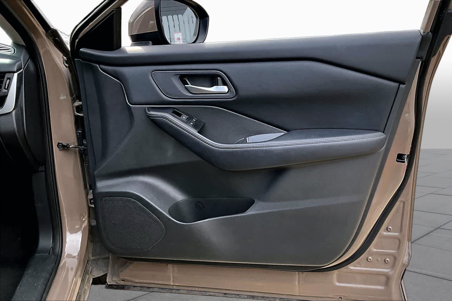 Used 2025 Baja Storm Metallic Nissan SV image 21