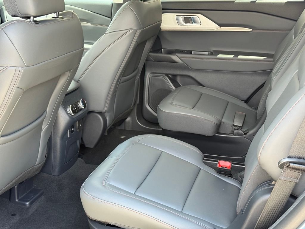 New 2026 Vapor Blue Metallic Ford Active image 7