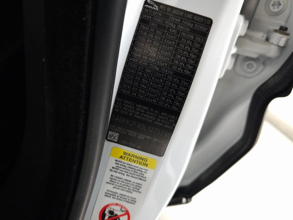 2020 JAGUAR E-PACE - Image 33