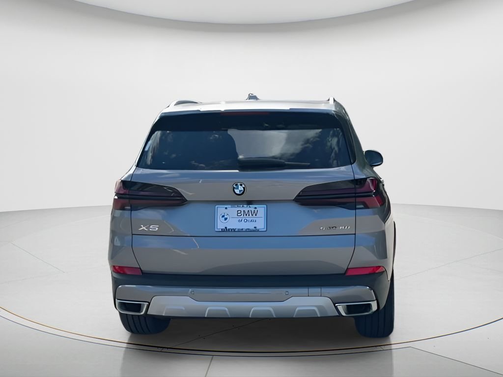 New 2026 Skyscraper Grey Metallic BMW sDrive40i image 7