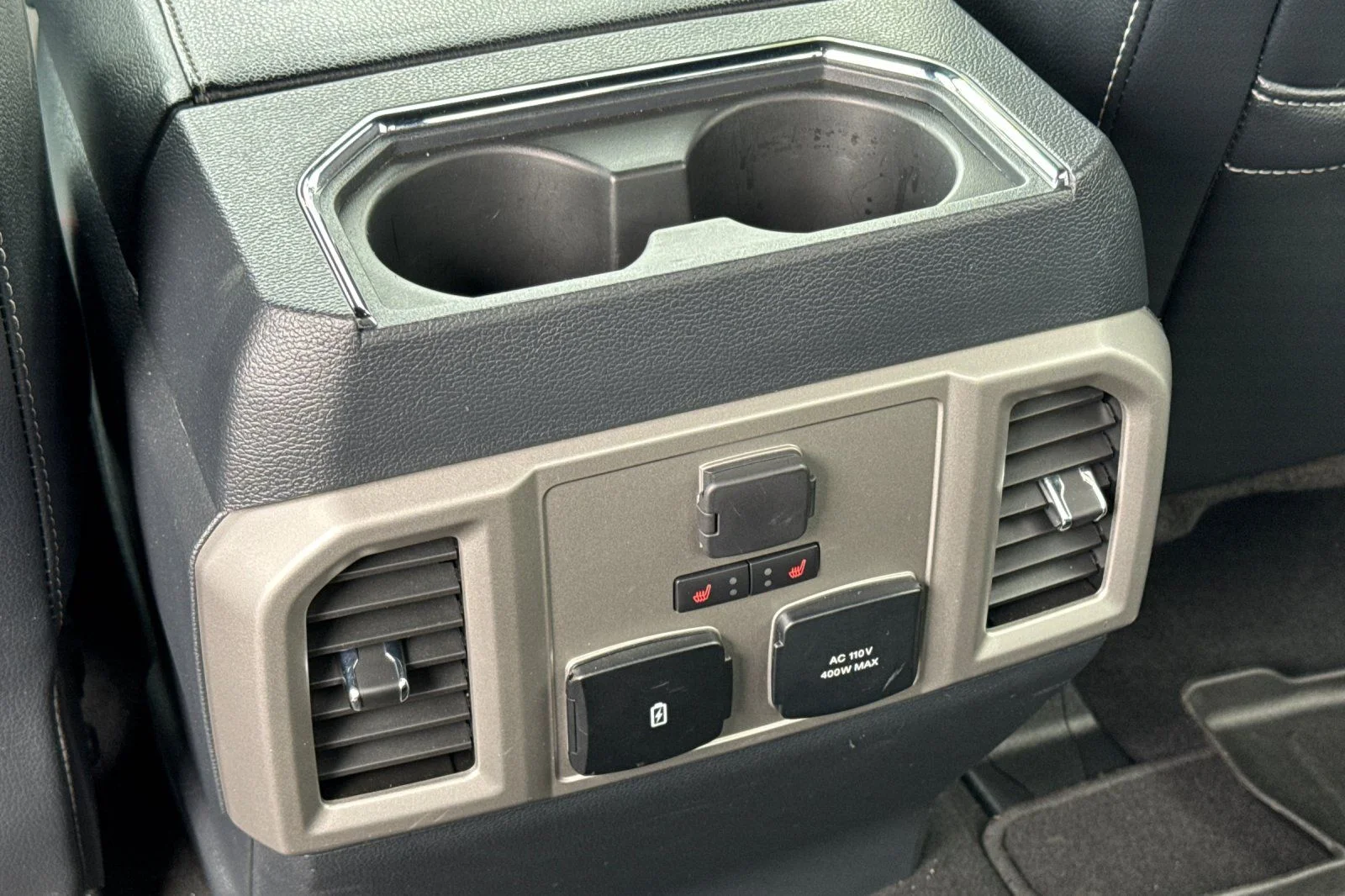Used 2022 Gray Metallic Ford Lariat image 36