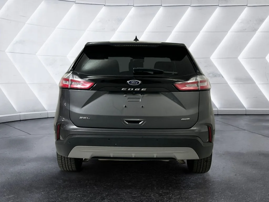 Used 2023 Gray Ford SEL image 5