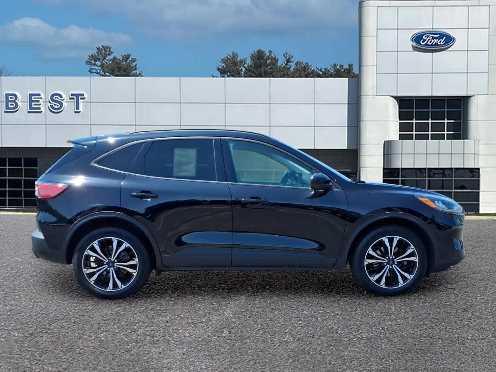 Used 2022 Agate Black Metallic Ford SEL image 9