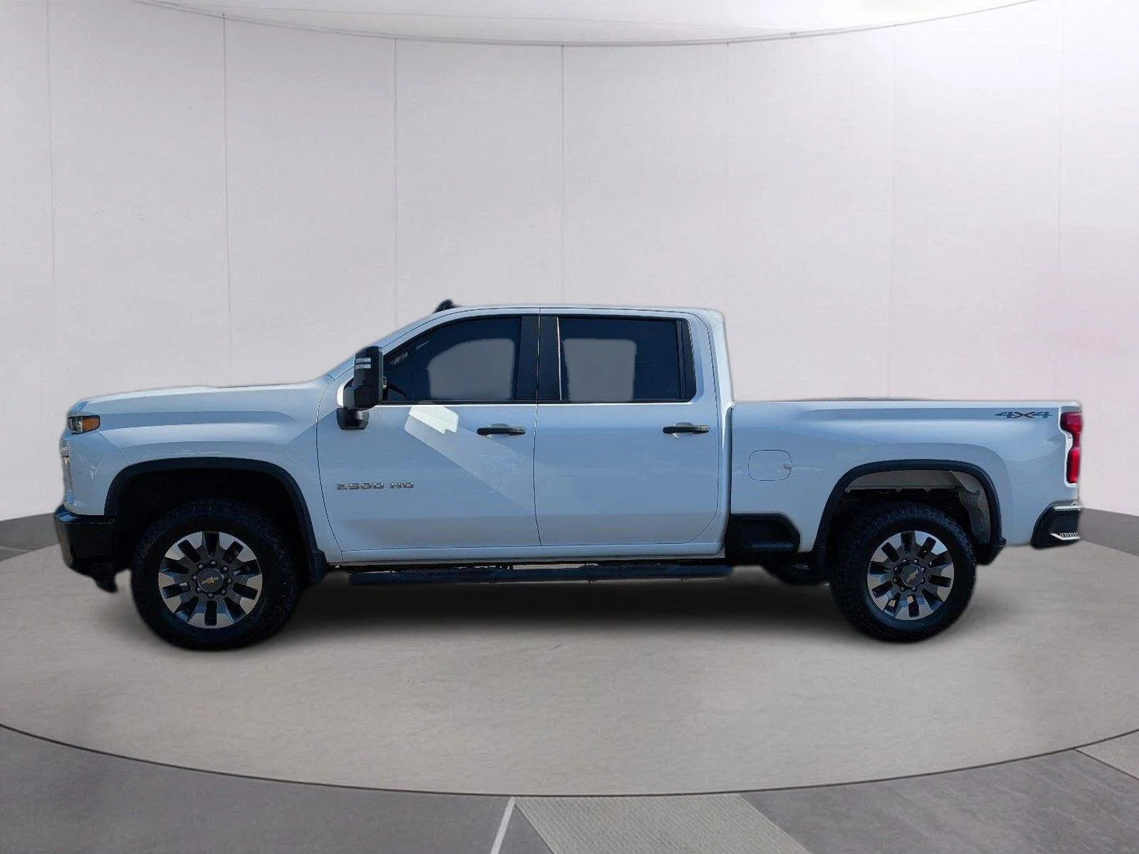 Used 2021 SUMMIT WHITE Chevrolet Custom image 2