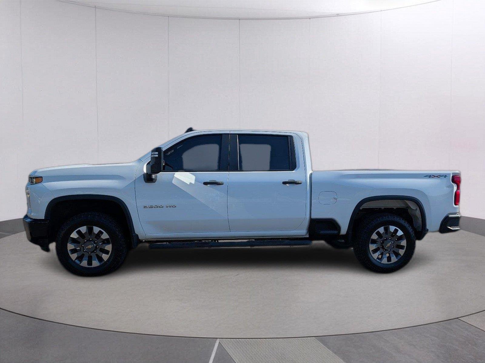 Used 2021 SUMMIT WHITE Chevrolet Custom image 2