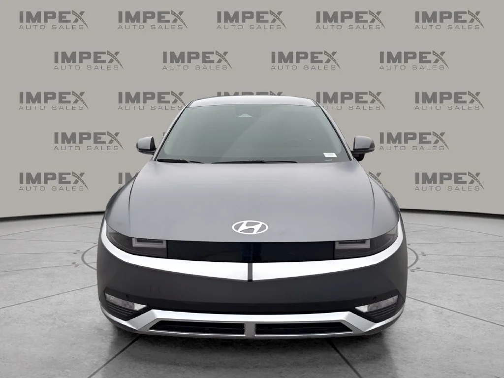 Used 2024 Gray Hyundai SEL image 8
