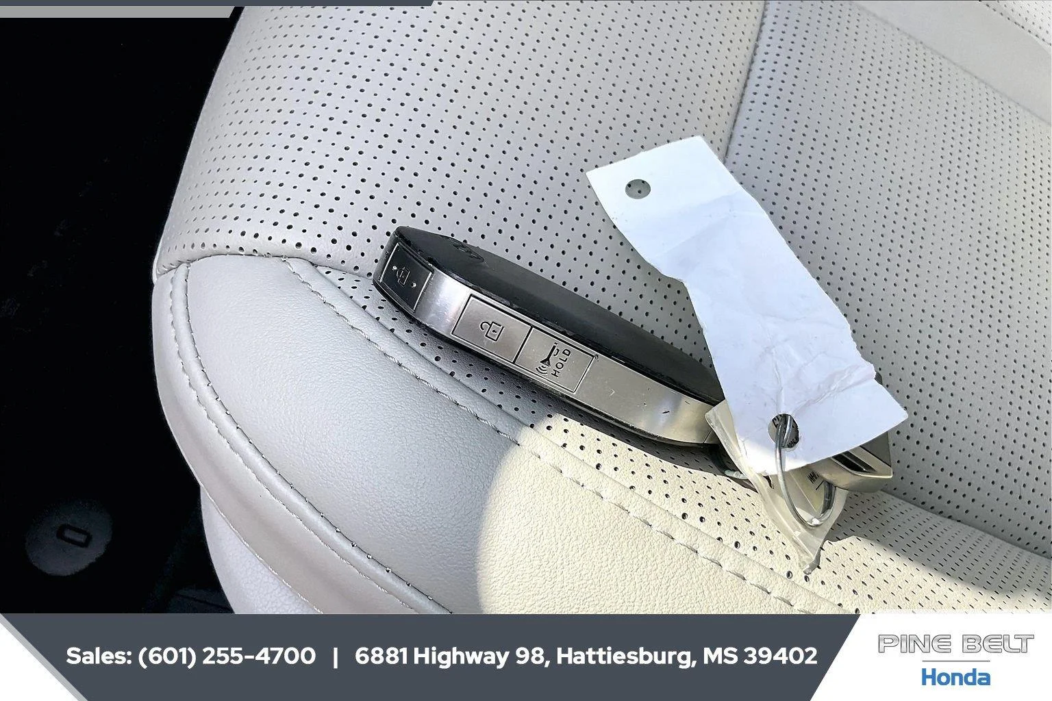 Used 2025 Glacial White Pearl Kia S image 9