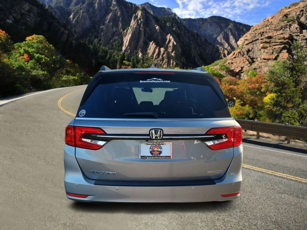 Used 2023 Silver Honda Touring image 4