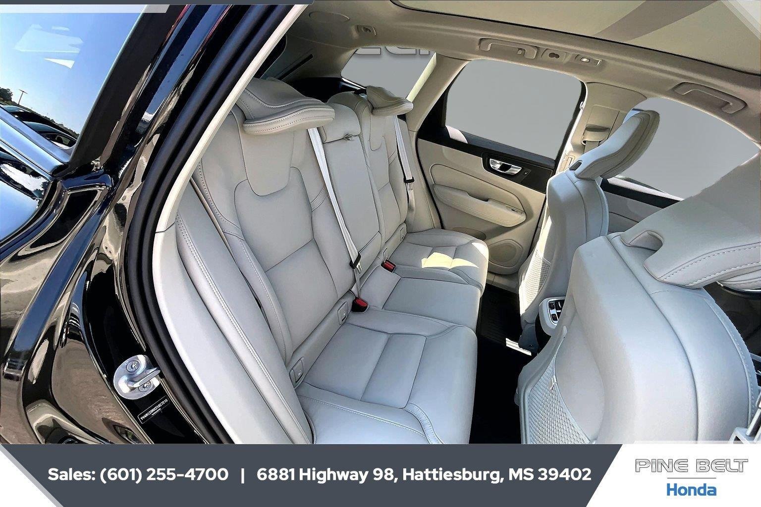 Used 2025 Onyx Black Metallic Volvo Ultra image 20
