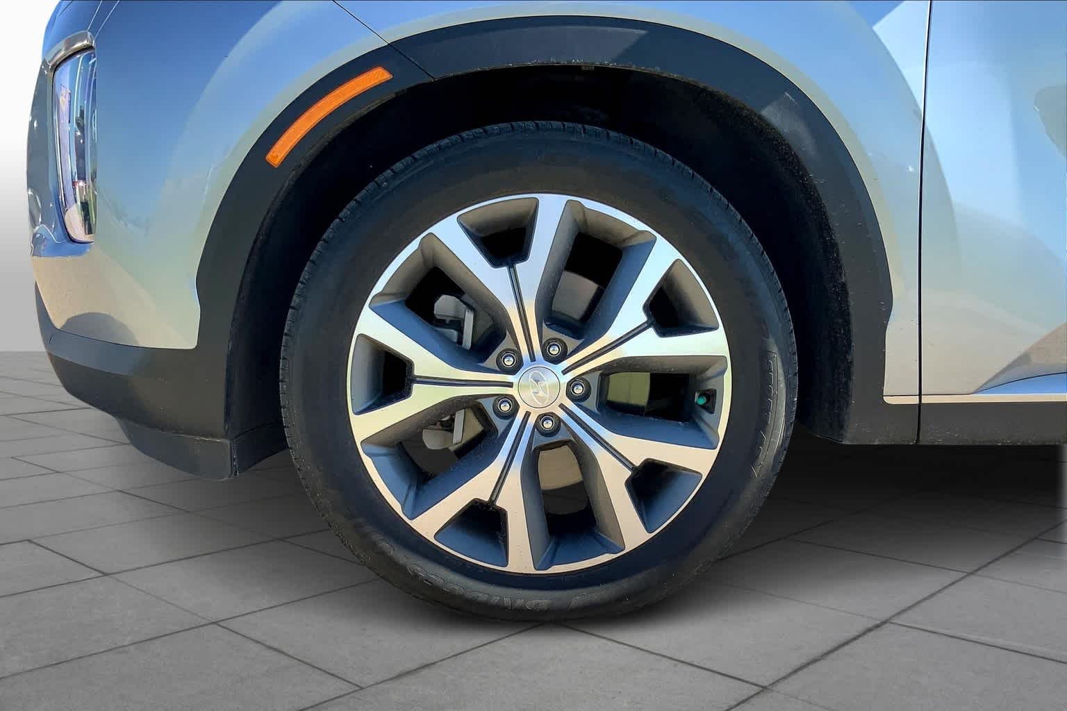 Used 2020 Lagoon Silver Hyundai SEL image 11