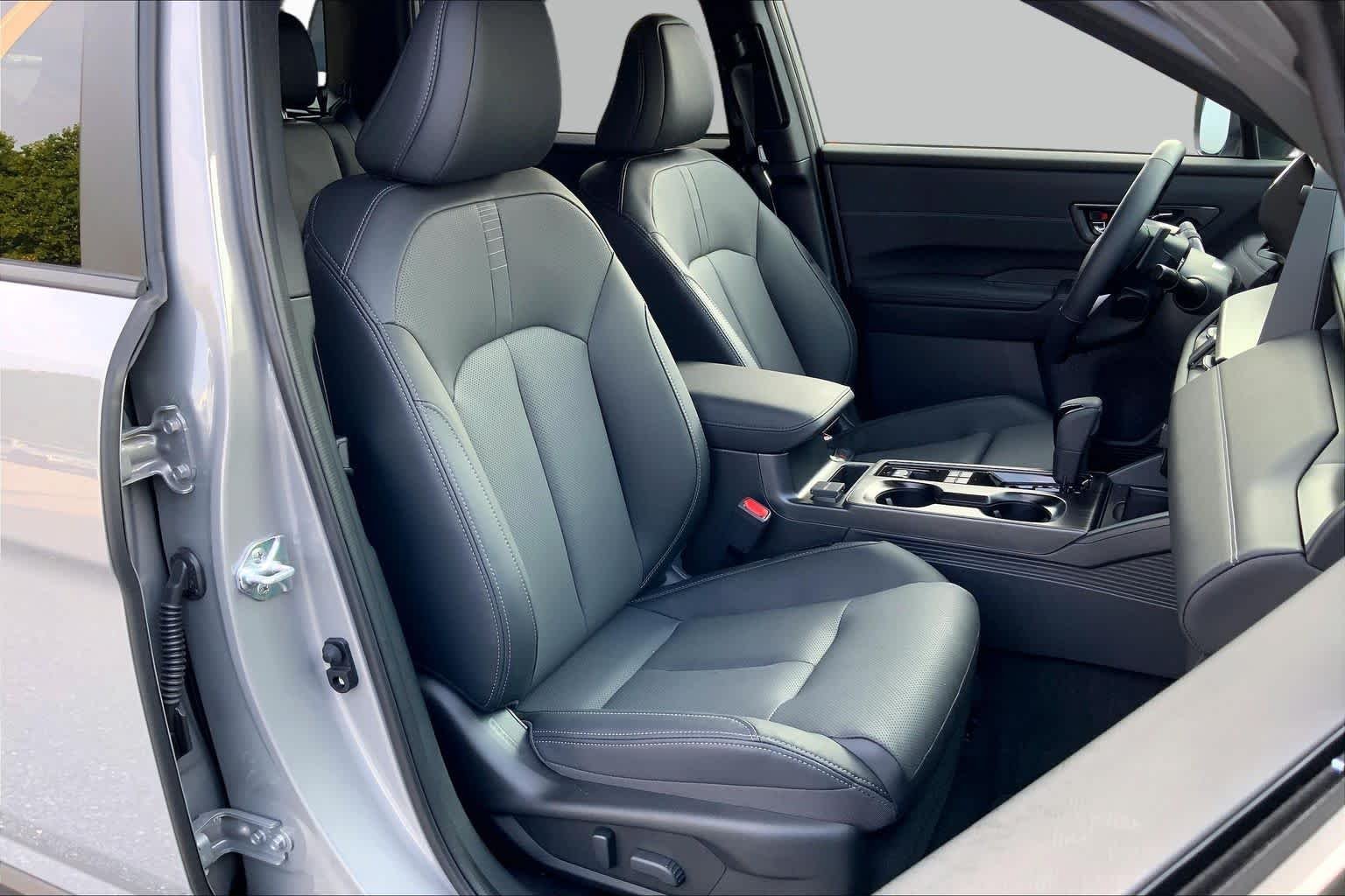 Used 2026 River Rock Pearl Subaru Touring image 9