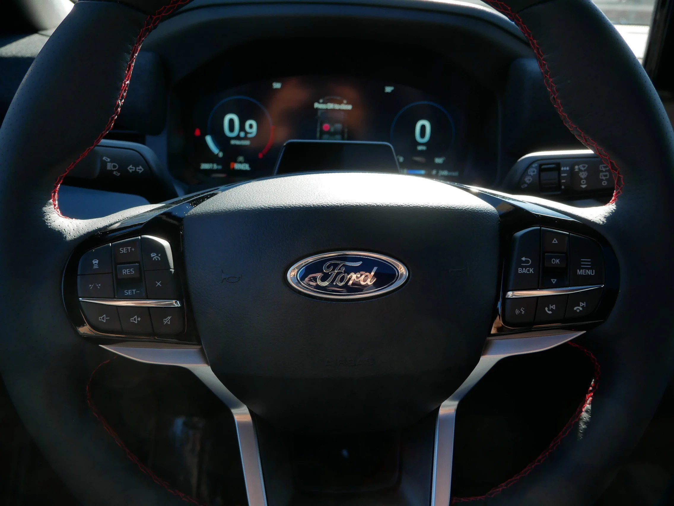 New 2026 Agate Black Metallic Ford ST-Line image 25