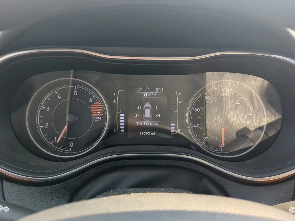 Used 2019 White Jeep Latitude image 16