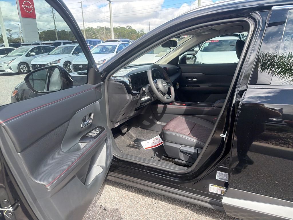 New 2026 Nissan Kicks SR 4D Sport Utility