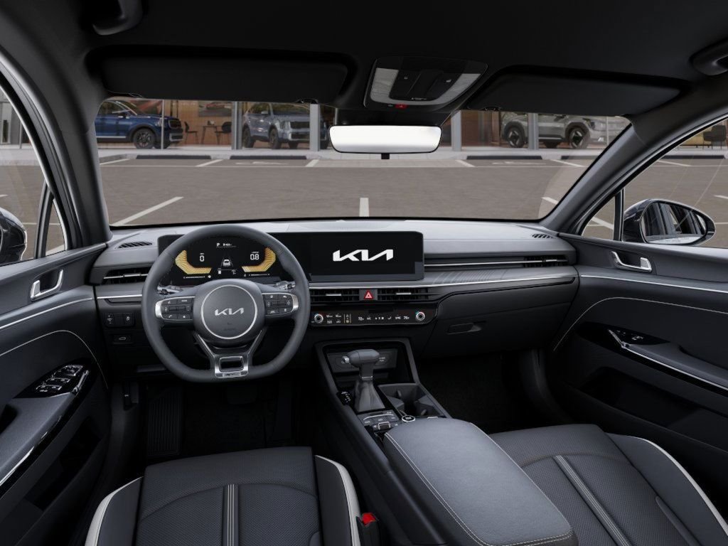 2025 Kia K5 GT-Line - Photo 14