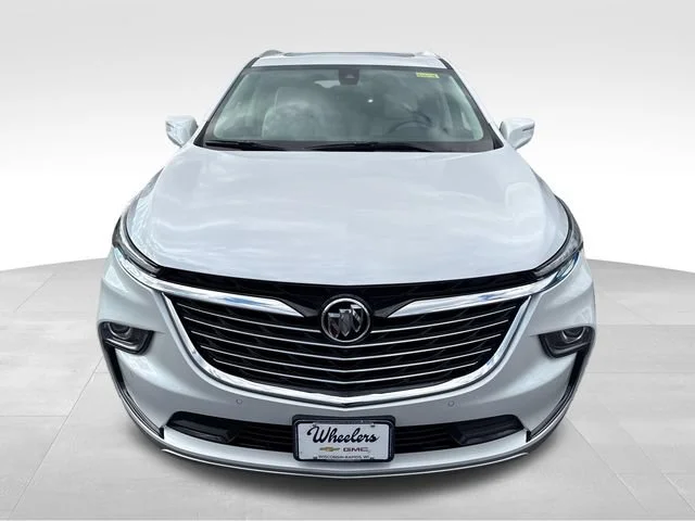 Used 2023 White Frost Tricoat Buick Essence image 9
