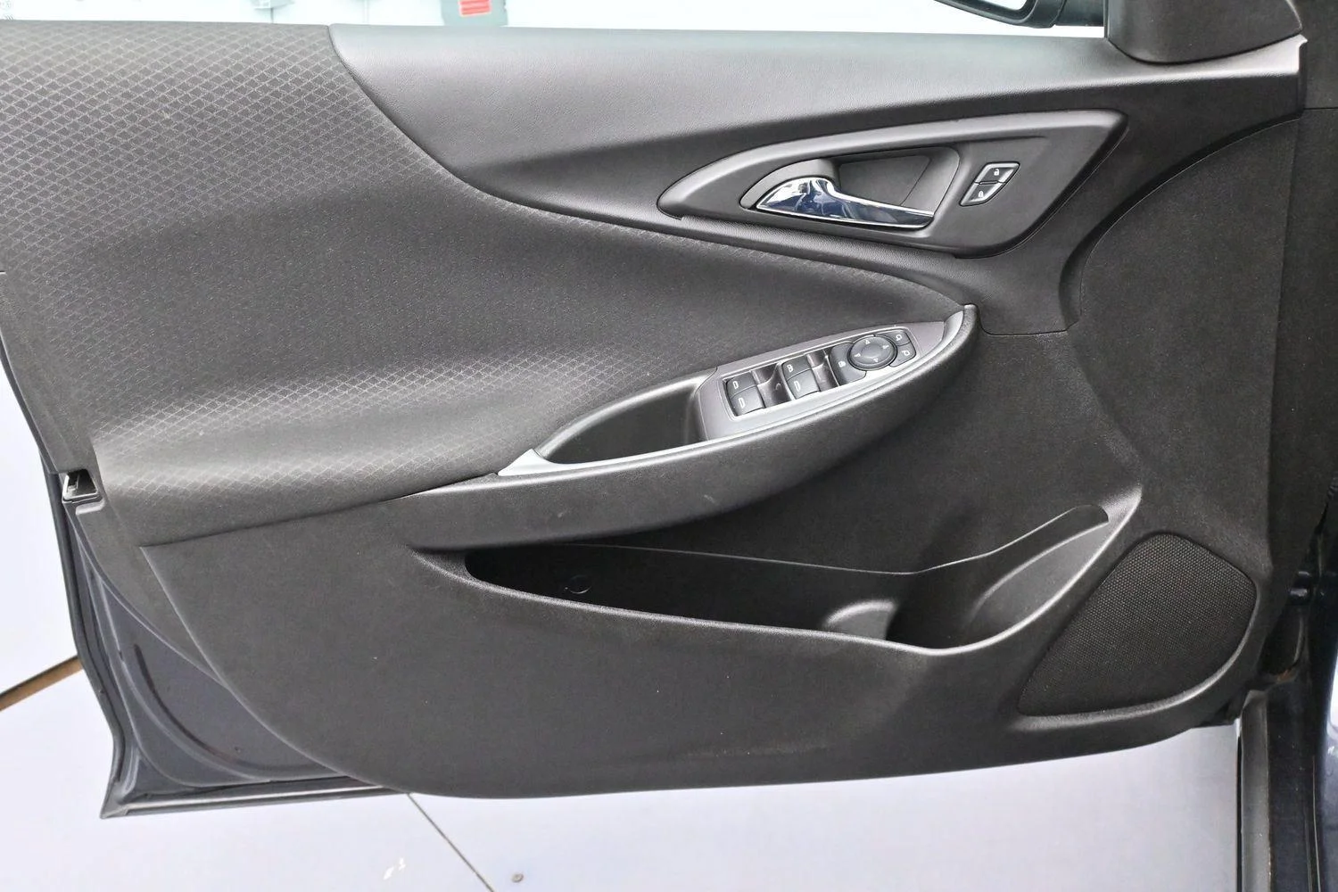 Used 2023 Dark Ash Metallic Chevrolet LT image 10