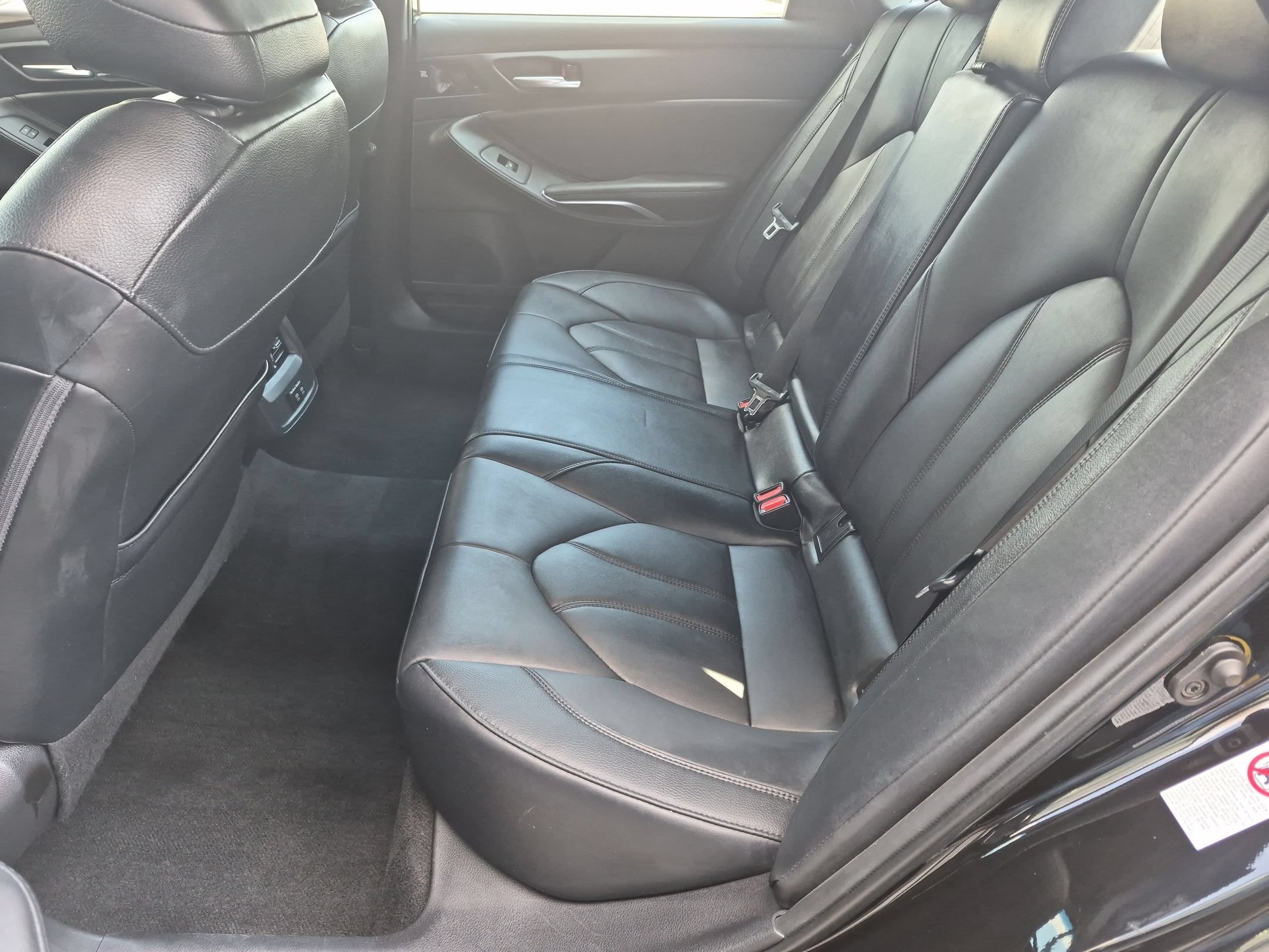 Used 2019 Midnight Black Metallic Toyota XLE image 23
